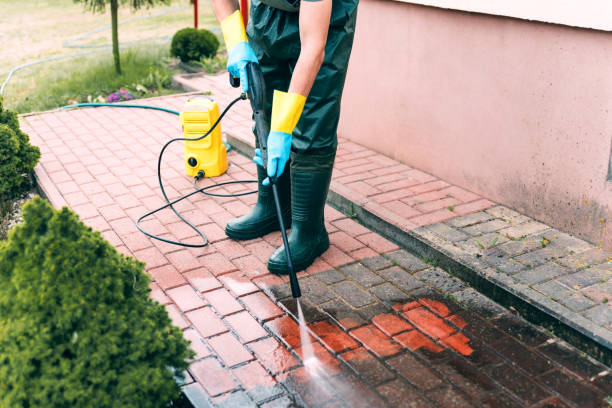 Best Garage Pressure Washing  in Burlington, IA